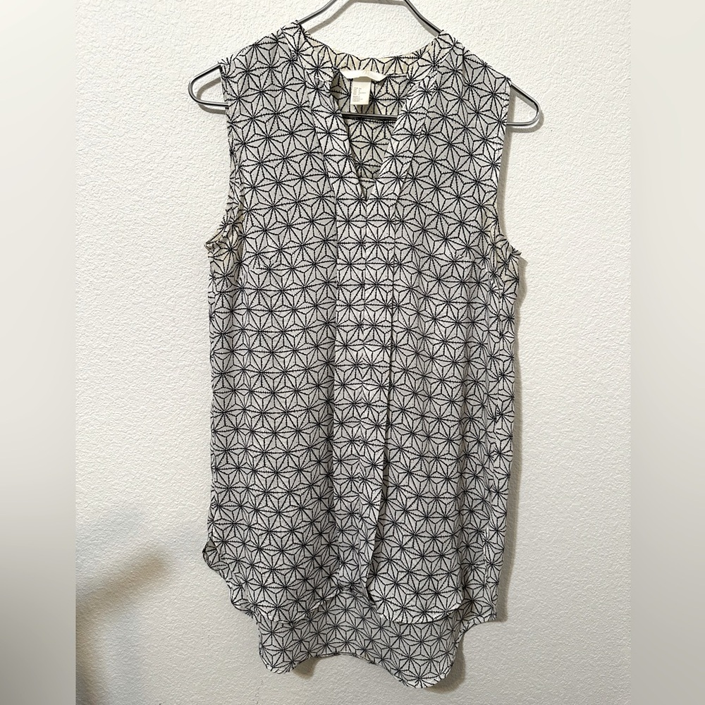 Pre-Loved H&M High/ Low Sleeveless Geometric Print Blouse